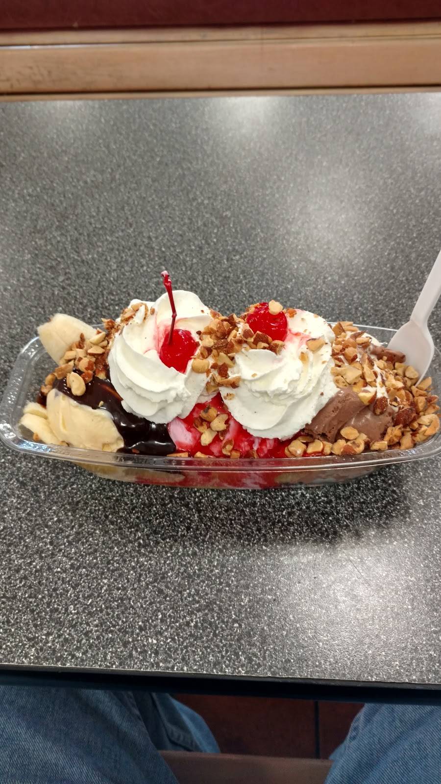 Braums Ice Cream & Burger Restaurant | restaurant | 4335 NW 23rd St, Oklahoma City, OK 73107, USA | 4059432452 OR +1 405-943-2452