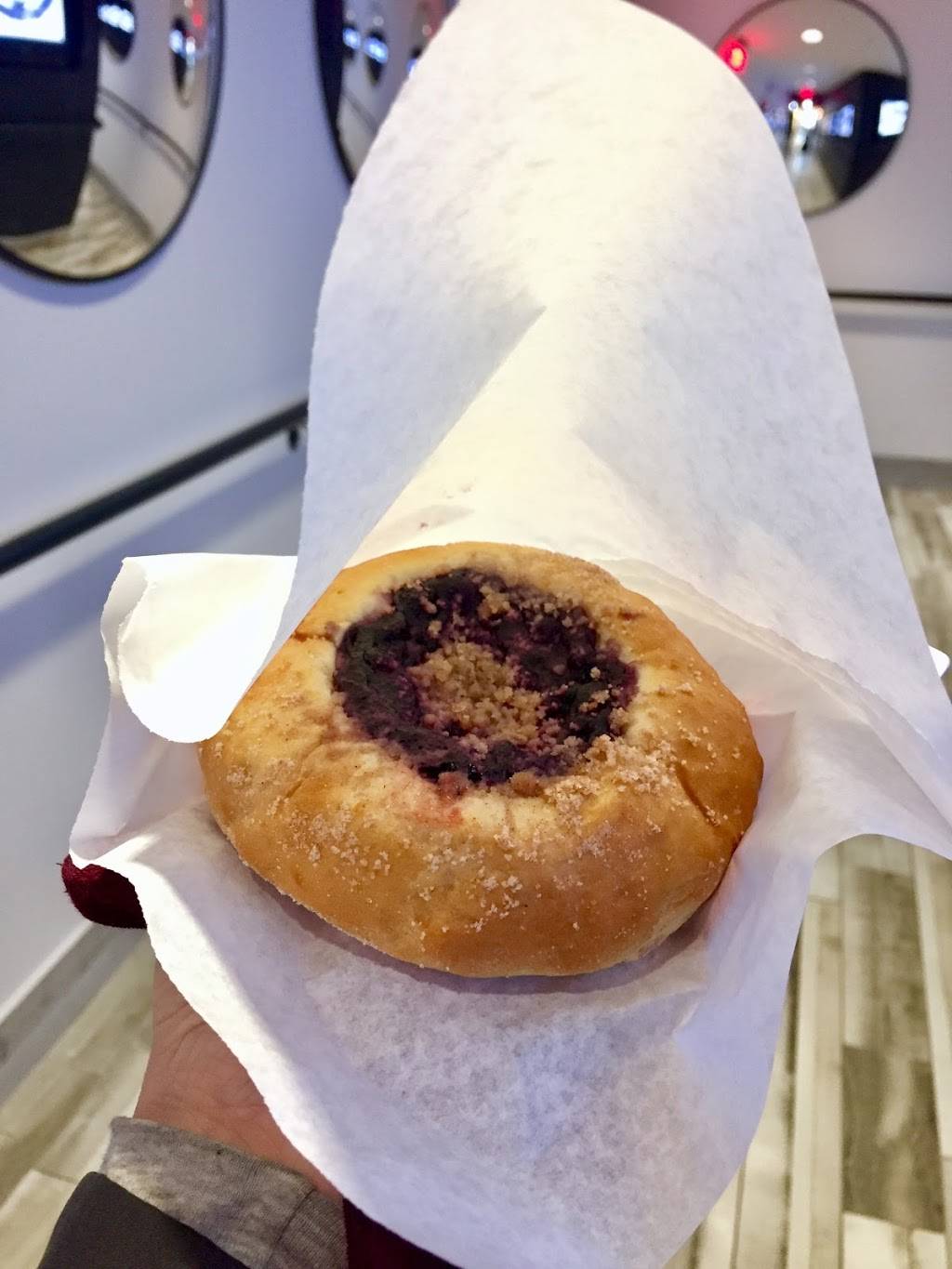 Kolache Korner | restaurant | 1081 S Akard St, Dallas, TX 75215, USA | 2142586330 OR +1 214-258-6330