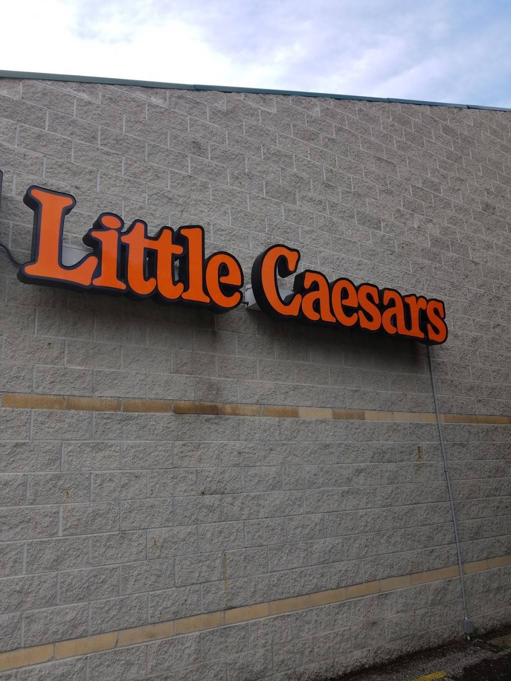 Little Caesars Pizza | meal takeaway | 5632 MacCorkle Ave SE, Charleston, WV 25304, USA | 3047200522 OR +1 304-720-0522