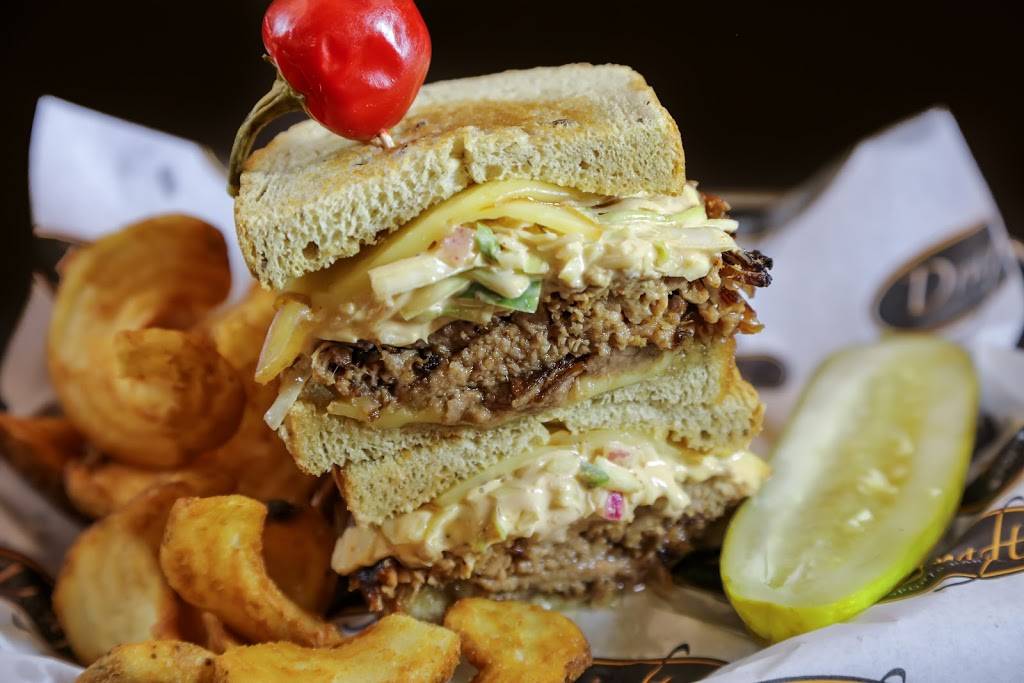 Drafts Sports Bar & Grill | restaurant | 9500 Turkey Lake Rd, Orlando, FL 32819, USA | 4073529293 OR +1 407-352-9293