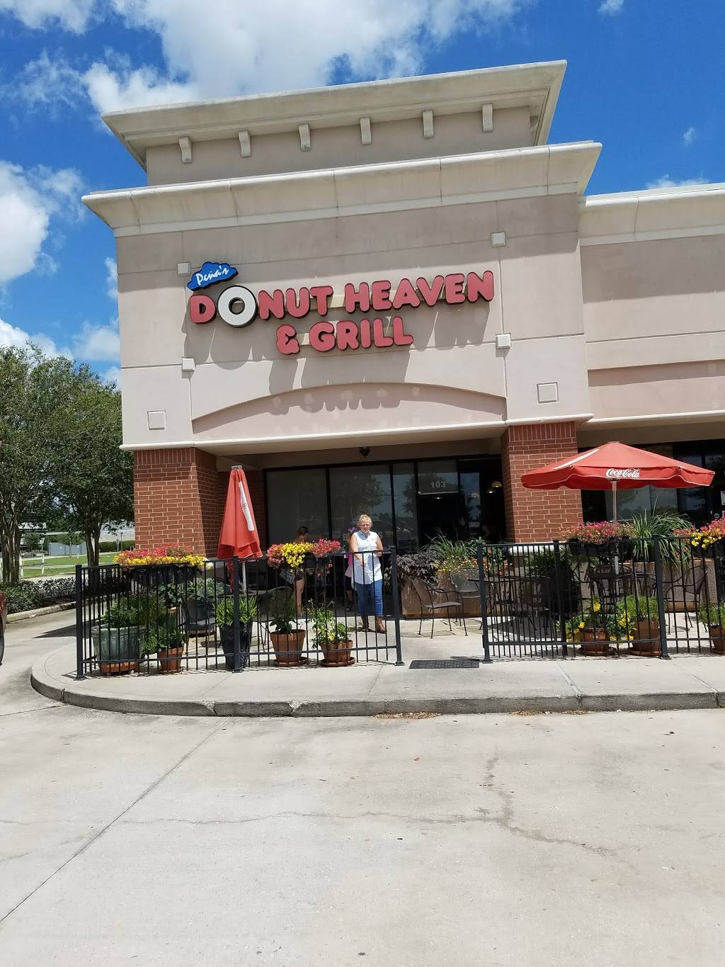 Penas Donut Heaven & Grill | bakery | 11601 Shadow Creek Pkwy #103, Pearland, TX 77584, USA | 7133403231 OR +1 713-340-3231