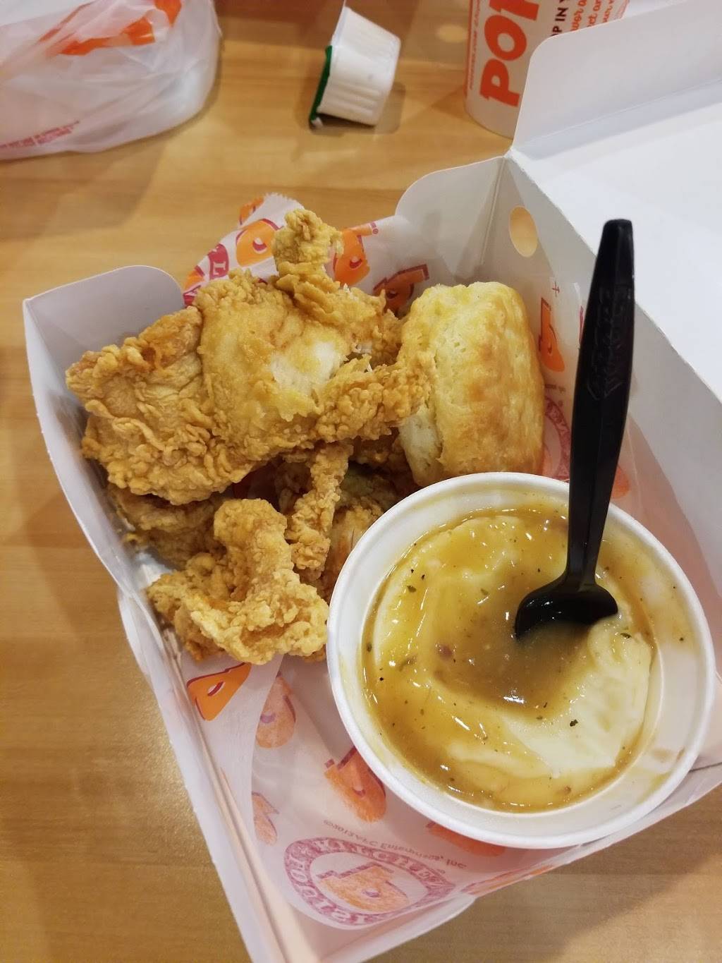 Popeyes Louisiana Kitchen | restaurant | 908 Old Industrial Blvd, McDonough, GA 30253, USA | 6787827608 OR +1 678-782-7608