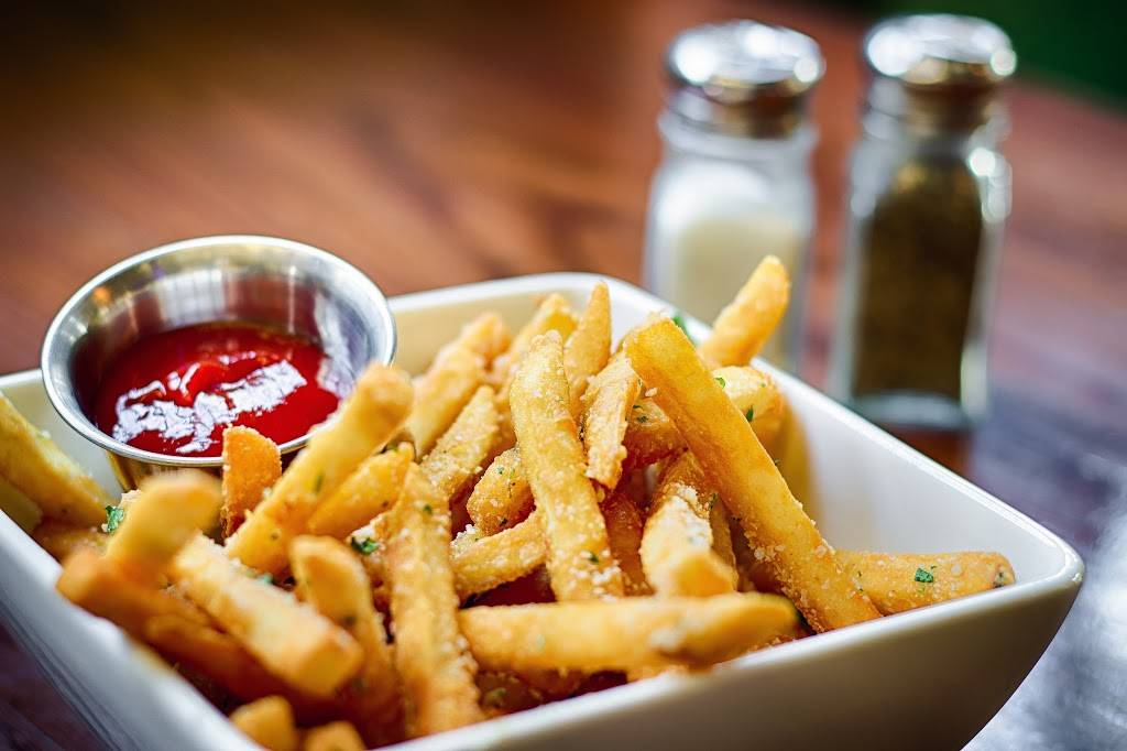 Max Gill & Grill | restaurant | 1052 S Gaylord St, Denver, CO 80209, USA | 3037227456 OR +1 303-722-7456