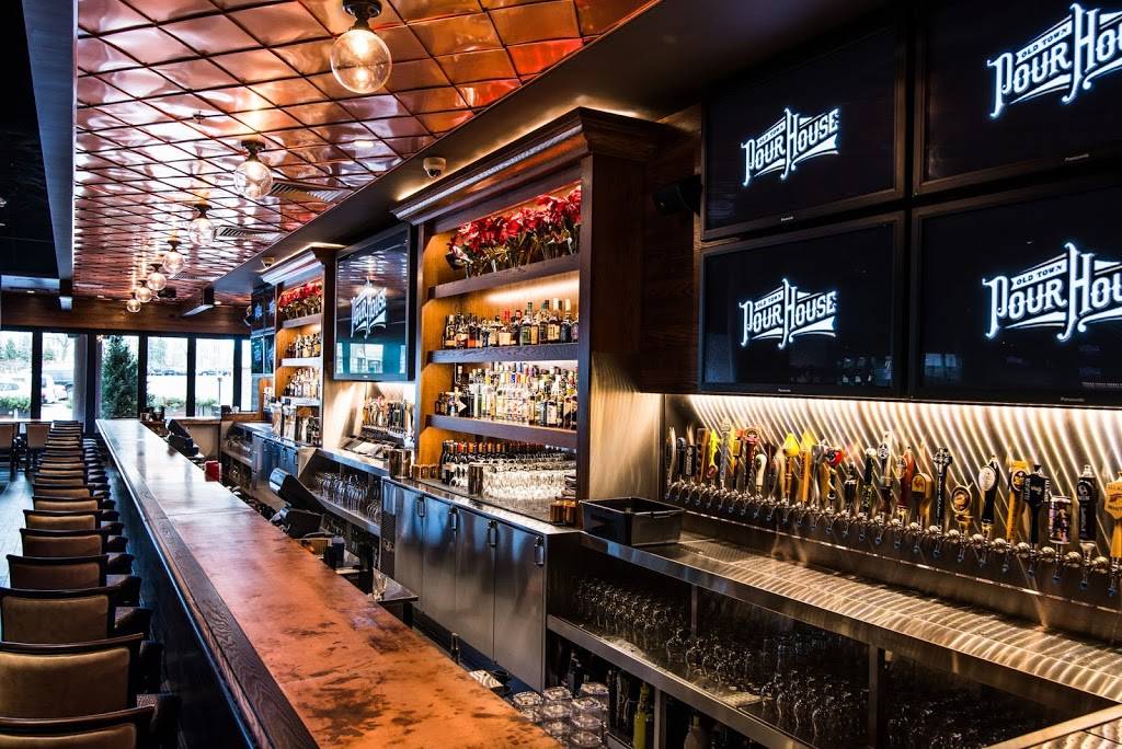 Old Town Pour House - Oak Brook | restaurant | 8 Oakbrook Center, Oak Brook, IL 60523, USA | 6306011440 OR +1 630-601-1440
