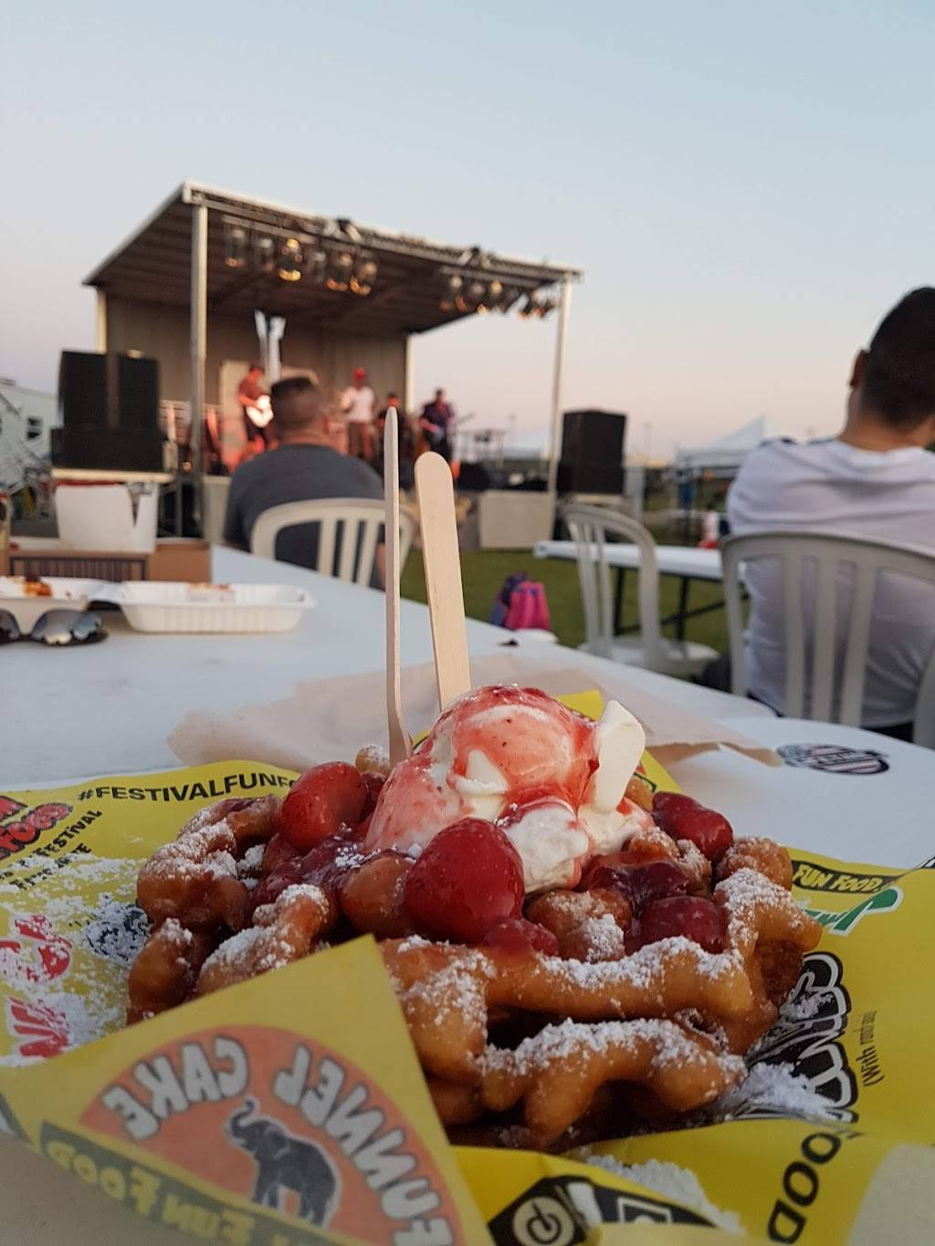 Toronto Ribfest | restaurant | 256 Centennial Park Rd, Etobicoke, ON M9C 5N3, Canada | 5194423560 OR +1 519-442-3560