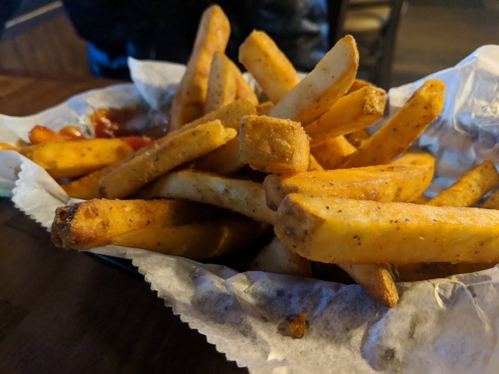 The Pour House Pub and Grill | restaurant | 4402 Watson Blvd, Johnson City, NY 13790, USA | 6072031031 OR +1 607-203-1031