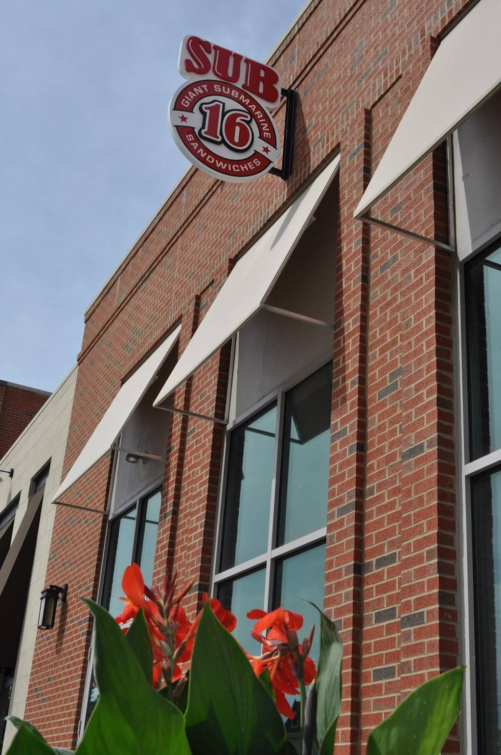 Sub 16 | restaurant | 640 S Main St #300, Zionsville, IN 46077, USA | 3173440994 OR +1 317-344-0994