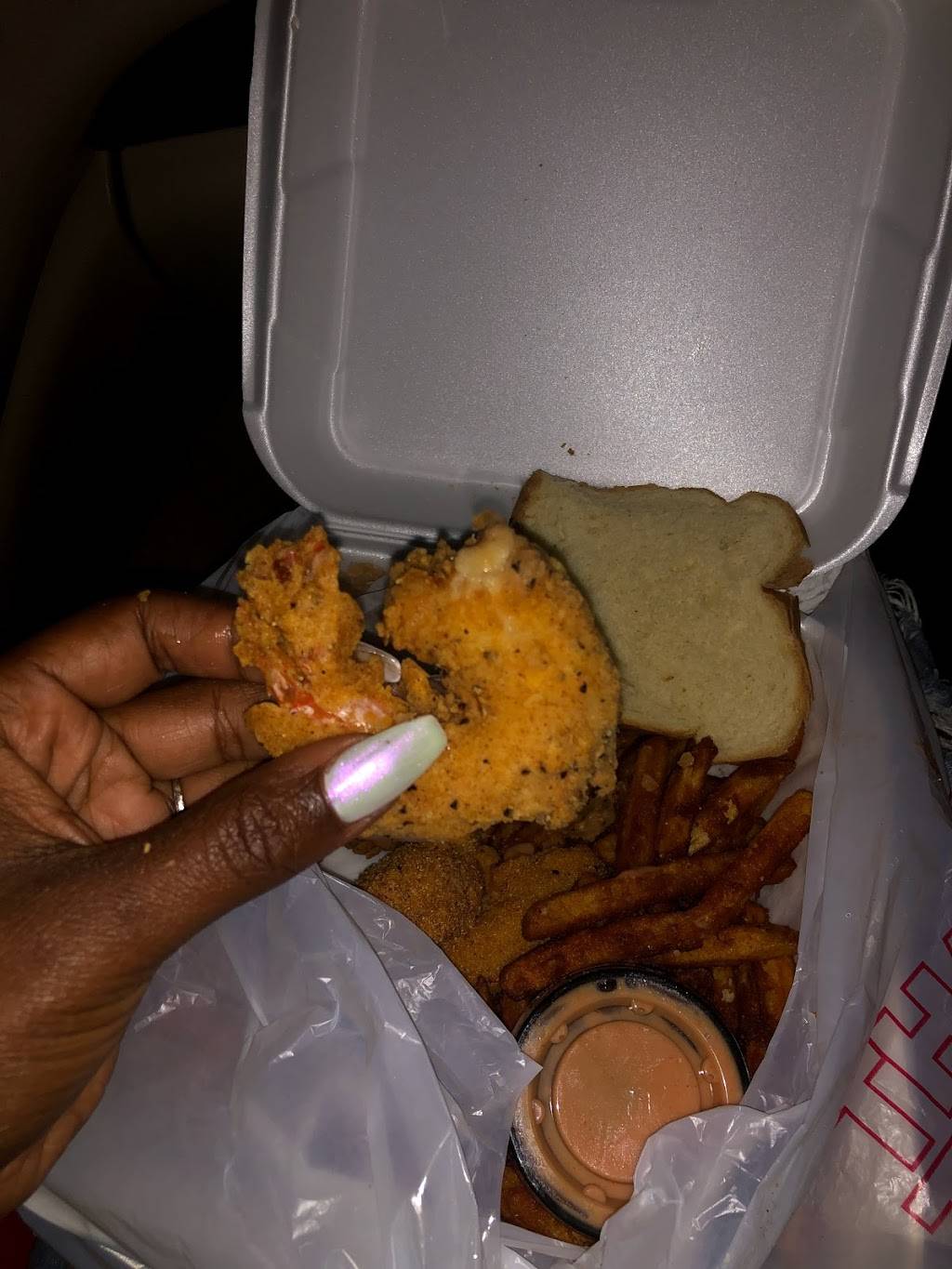 Fat Jacks Chicken & Fish | restaurant | 5912 Blue Pkwy, Kansas City, MO 64129, USA | 8162167686 OR +1 816-216-7686