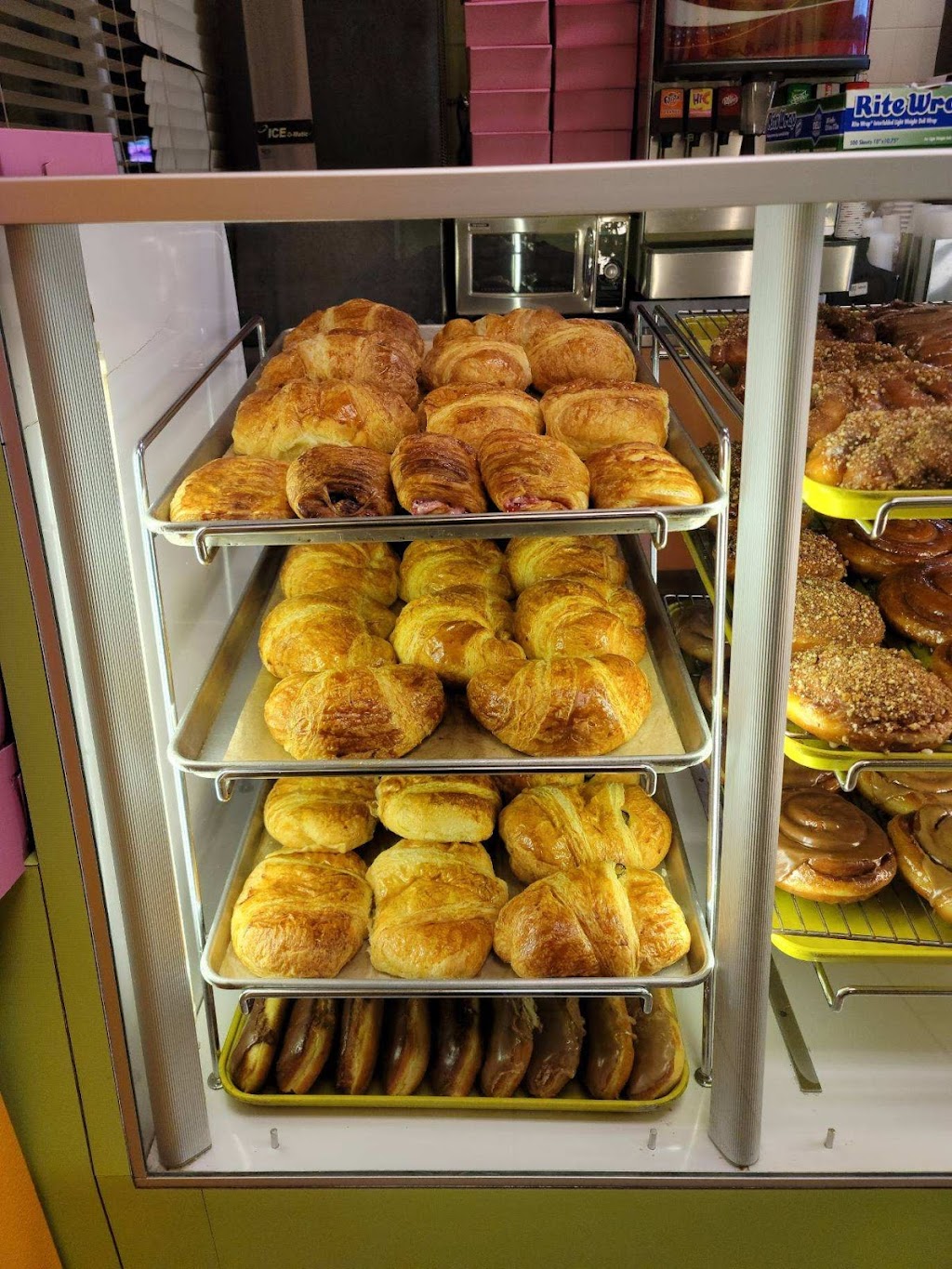 Dandy Donuts & Deli | restaurant | 4630 AZ-95, Fort Mohave, AZ 86426, USA | 9284441100 OR +1 928-444-1100