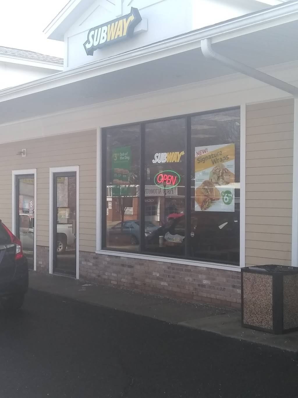 Subway | restaurant | 1345 Barnum Ave, Stratford, CT 06615, USA | 2033757778 OR +1 203-375-7778