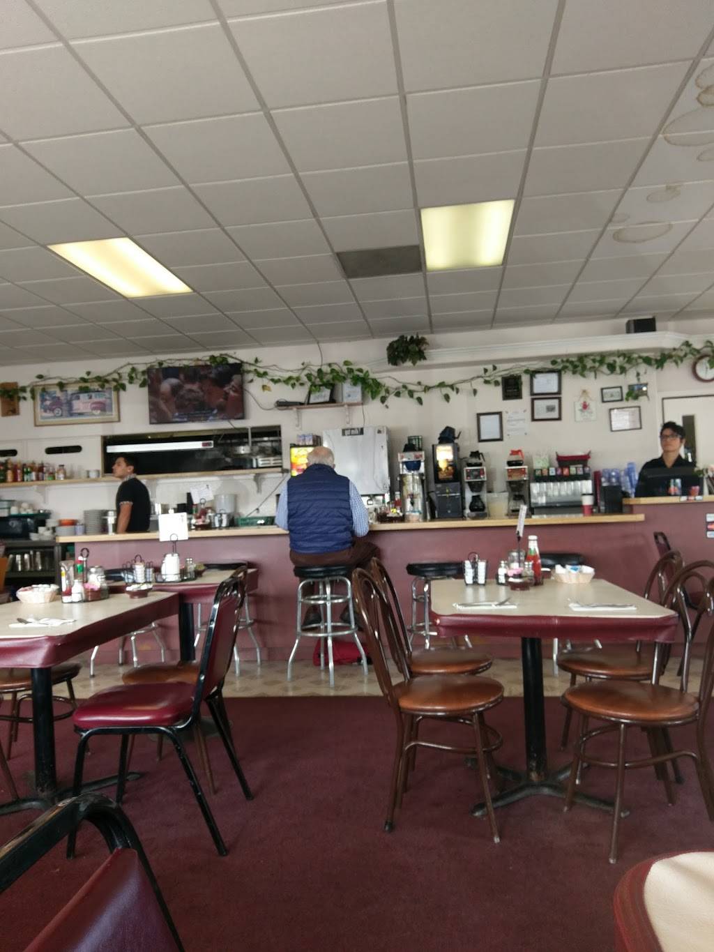 Woodetts Diner | restaurant | 1492 US-395 # 101, Gardnerville, NV 89410, USA | 7757820351 OR +1 775-782-0351
