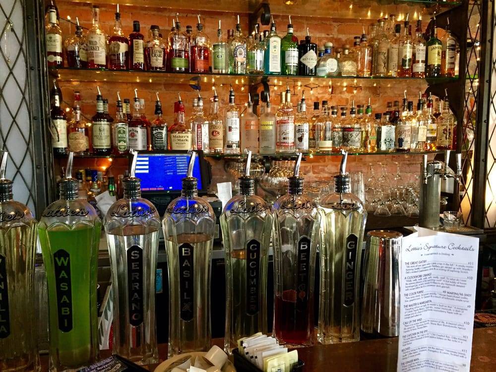 Lotties Lounge | restaurant | 4900 Rainier Ave S, Seattle, WA 98118, USA | 2067250519 OR +1 206-725-0519