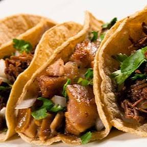 Carmelas Taqueria | restaurant | 1206 W Lawrence Ave, Chicago, IL 60640, USA | 7732755321 OR +1 773-275-5321