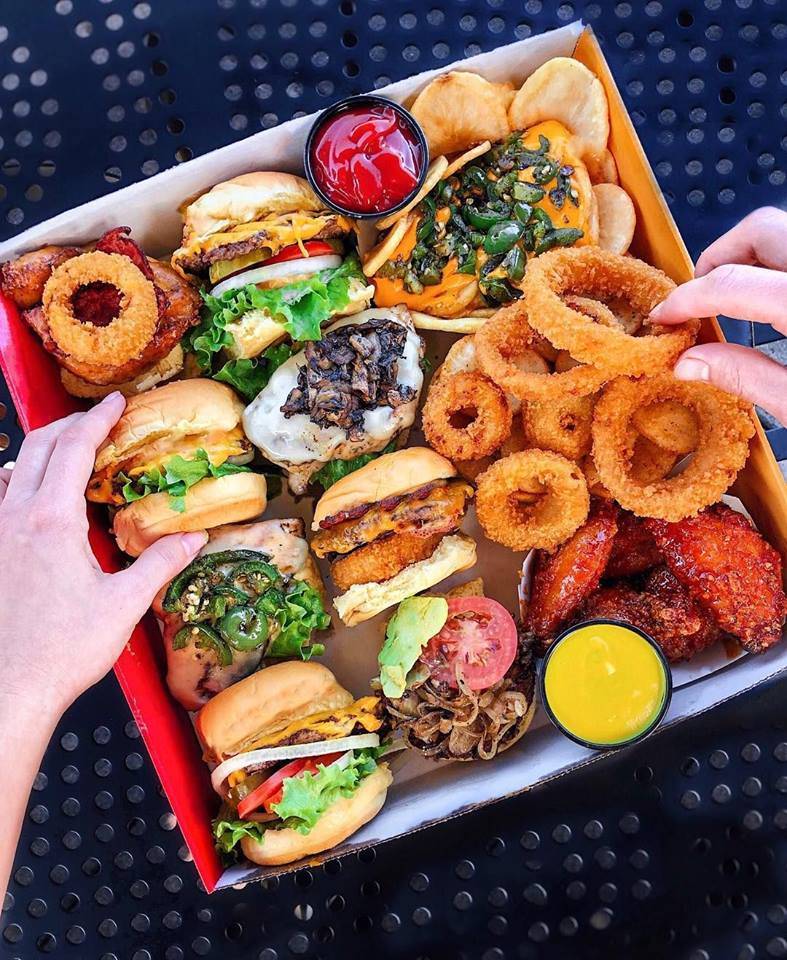 BurgerIM South Corona | restaurant | 1240 E Ontario Ave STE 107, Corona, CA 92881, USA | 9514757245 OR +1 951-475-7245