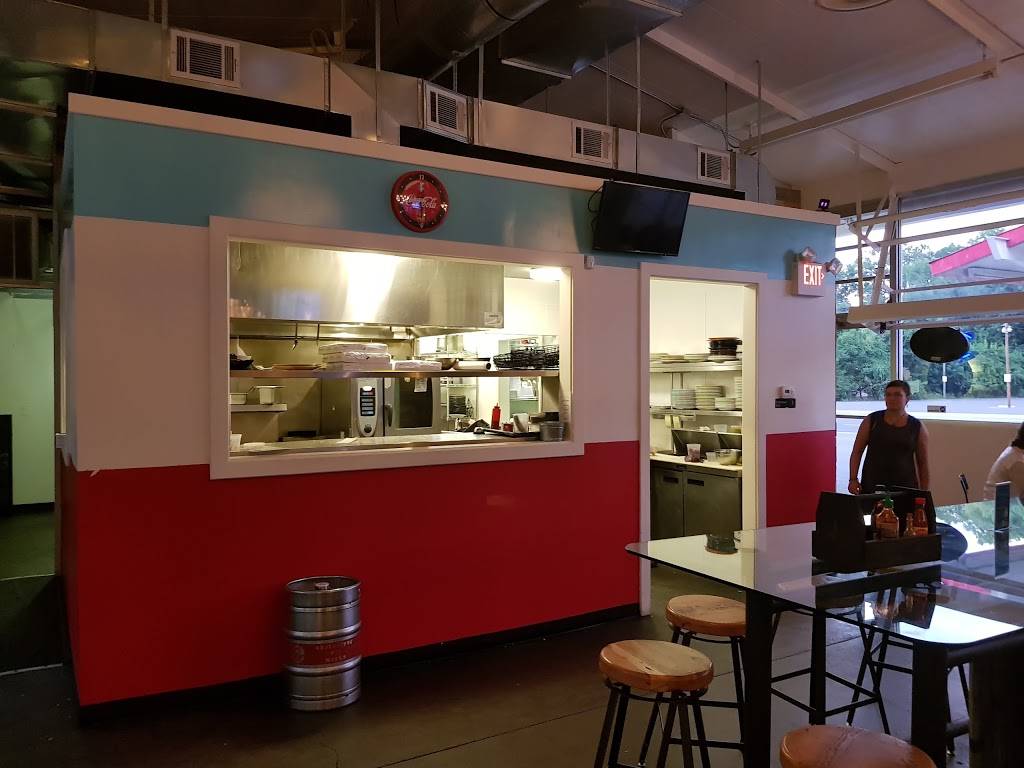 PaveMint Taphouse and Grill | restaurant | 9 S Commerce Ave, Front Royal, VA 22630, USA | 5402524707 OR +1 540-252-4707