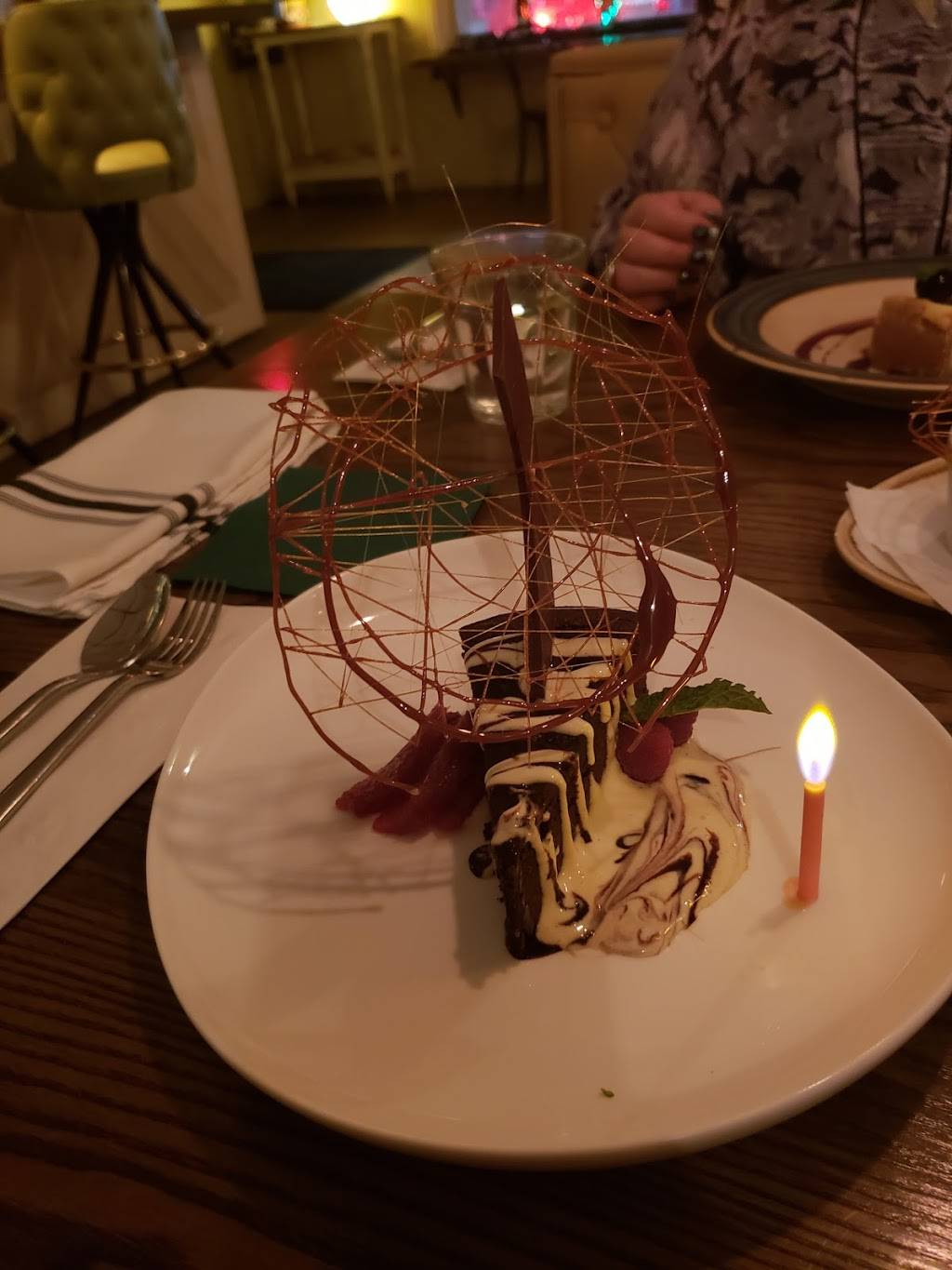 Highview Food & Drink | restaurant | 166 High St, Southampton, ON N0H 2L0, Canada | 5194834003 OR +1 519-483-4003