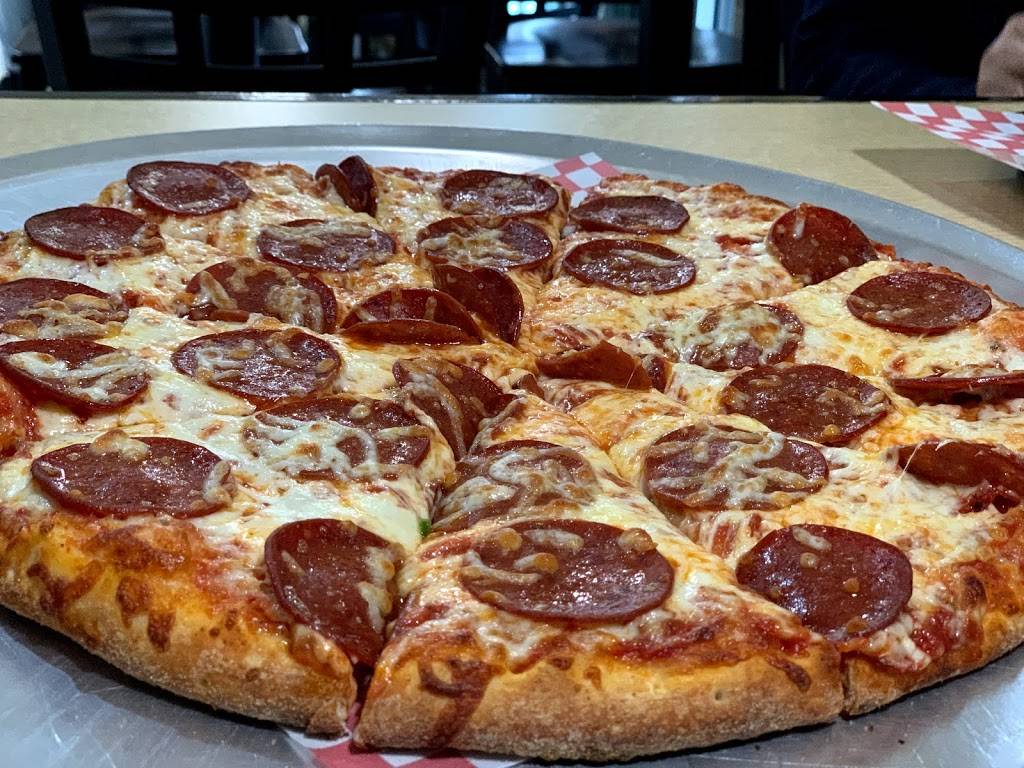 Crown Pizza N Fried Chicken | restaurant | 308 Taunton Rd E, Whitby, ON L1R 3K5, Canada | 9054255222 OR +1 905-425-5222