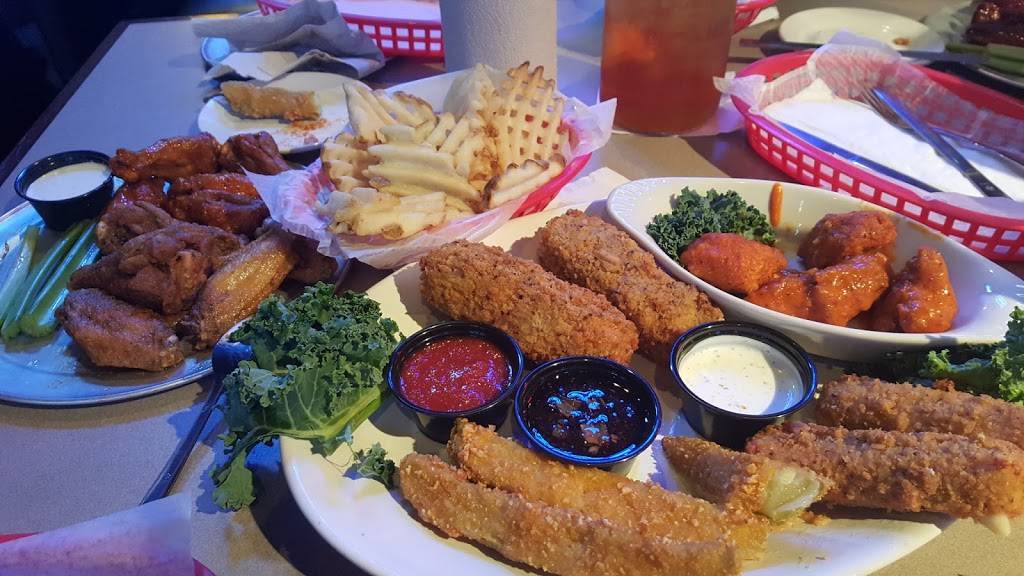 Pluckers Wing Bar | restaurant | 5500 Greenville Ave Ste 406, Dallas, TX 75205, USA | 2143639464 OR +1 214-363-9464