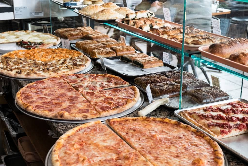 Eataliano Pies | restaurant | 5430 48th St, Maspeth, NY 11378, USA | 7183618266 OR +1 718-361-8266
