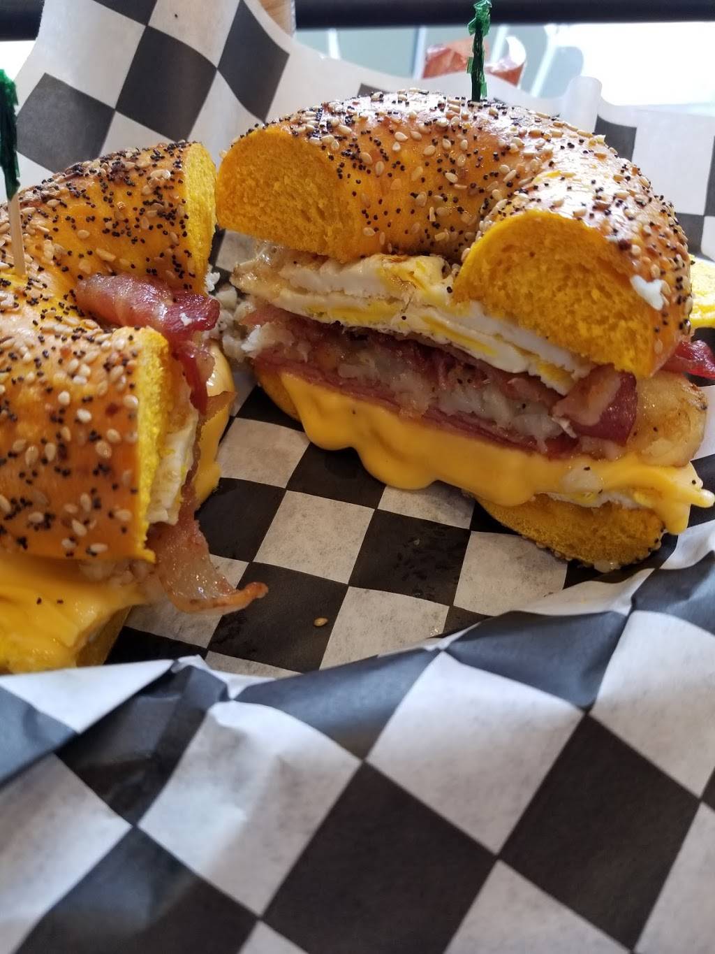 Dune Donuts and Bagels | bakery | 1408 3rd Ave, Spring Lake, NJ 07762, USA | 7323598000 OR +1 732-359-8000