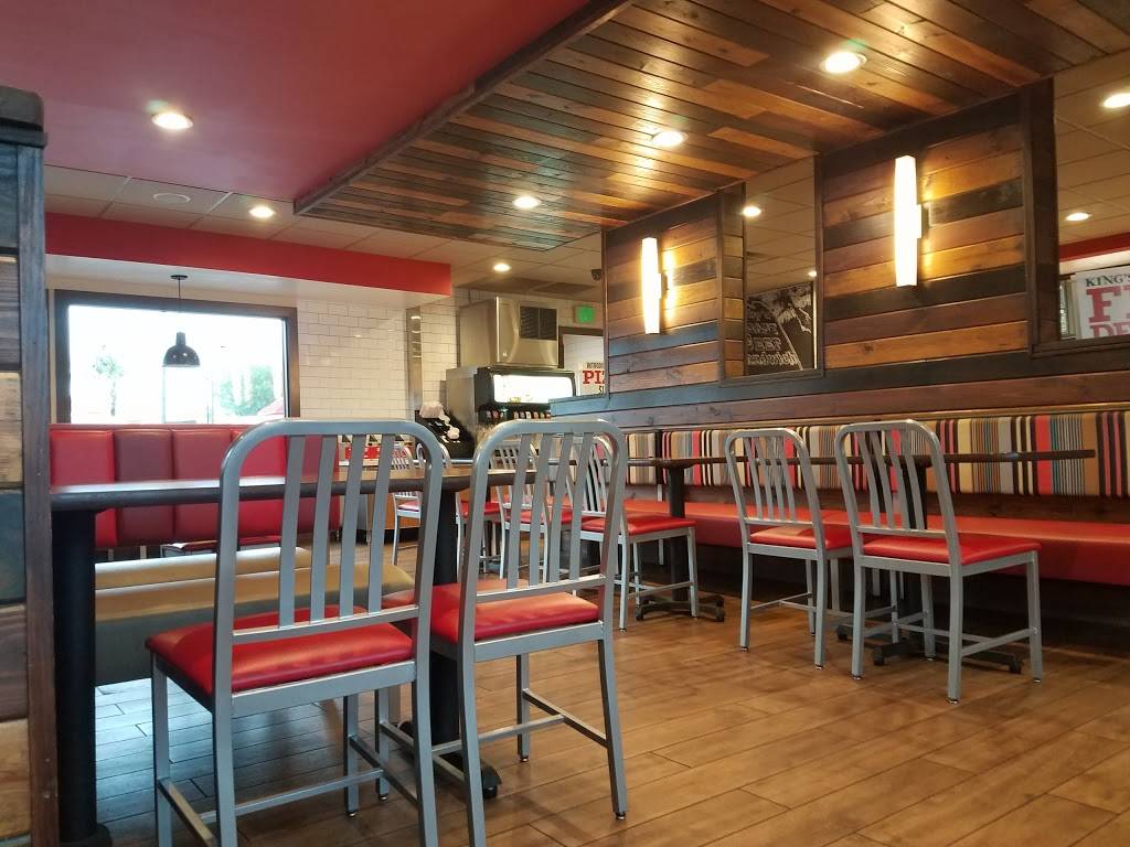 Arbys | restaurant | 2915 W Florida Ave, Hemet, CA 92545, USA | 9516580412 OR +1 951-658-0412