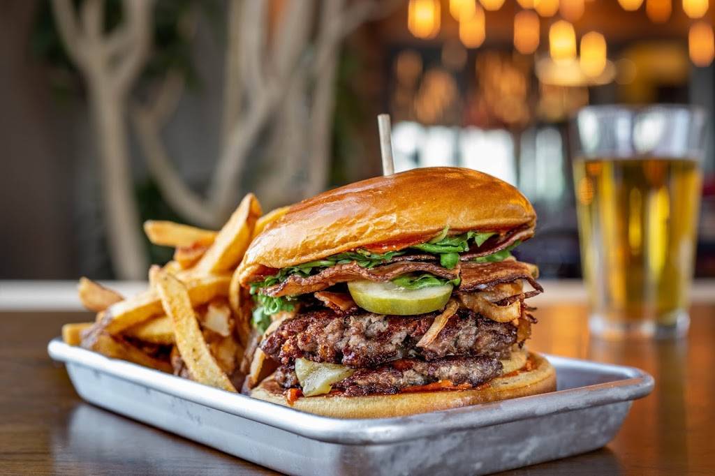 8UP Elevated Drinkery & Kitchen | night club | 350 W Chestnut St, Louisville, KY 40202, USA | 5026314180 OR +1 502-631-4180