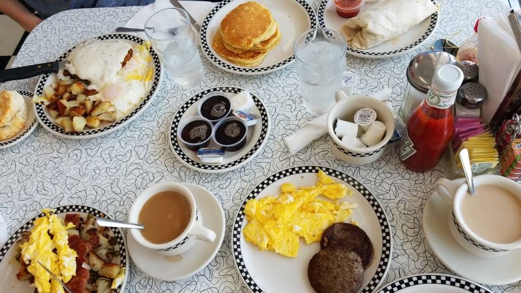 Pops Diner | restaurant | 860 N Main St, Hendersonville, NC 28792, USA | 8286931035 OR +1 828-693-1035