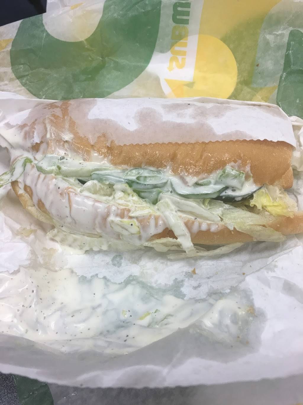 Subway | restaurant | 542 N Lyford Rd, Rockford, IL 61107, USA | 8152317187 OR +1 815-231-7187