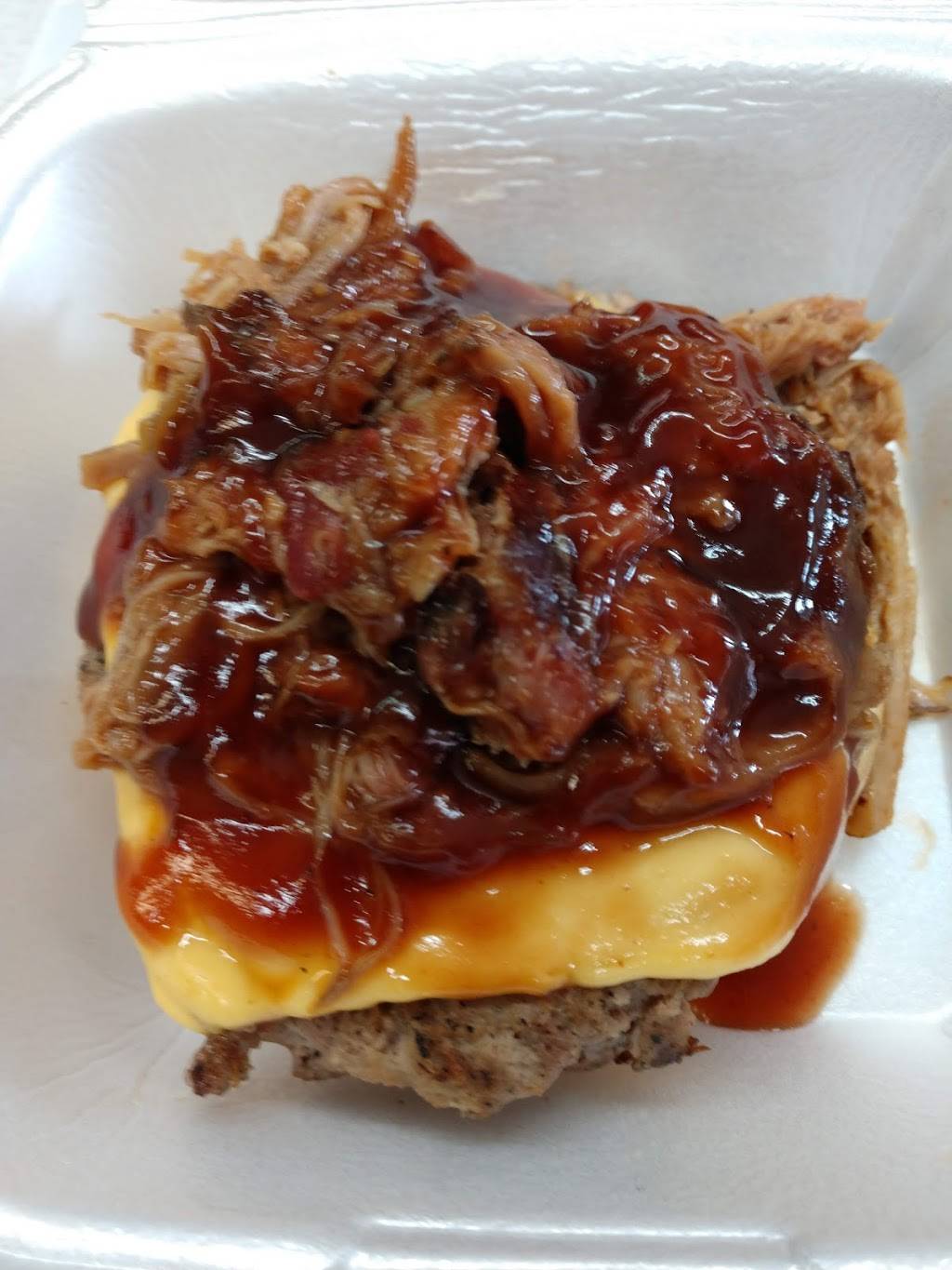 In And Out BBQ | restaurant | 1 N Main St, Winchester, KY 40391, USA | 8595533936 OR +1 859-553-3936