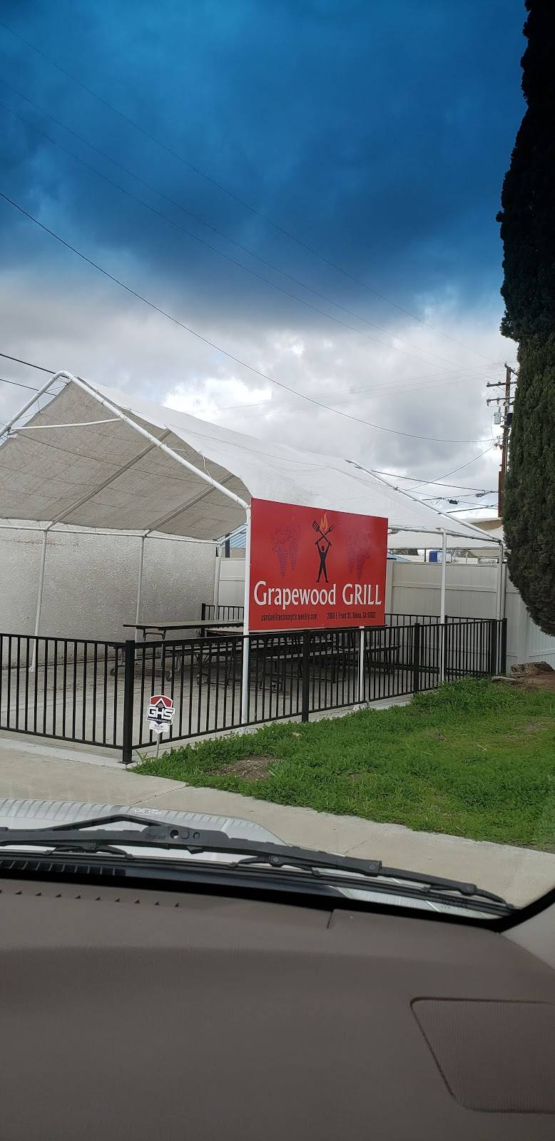 Grapewood Grill | restaurant | 2068 E Front St, Selma, CA 93662, USA | 5598980556 OR +1 559-898-0556