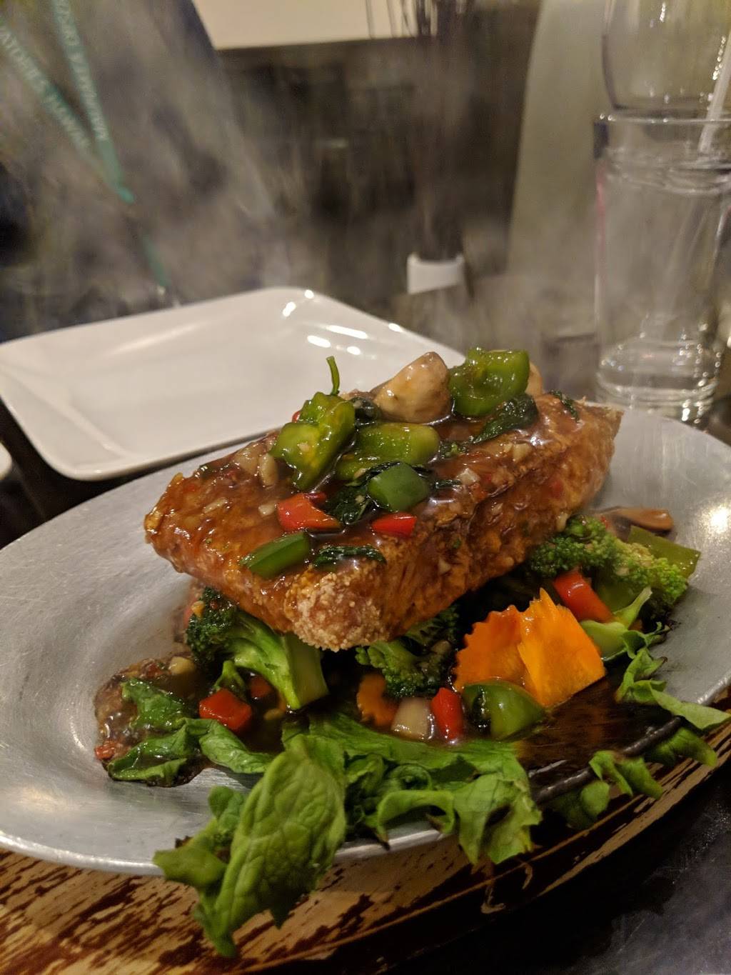 Kanjana Thai Cuisine | restaurant | 8064 Rolling Rd, Springfield, VA 22153, USA | 7034401029 OR +1 703-440-1029