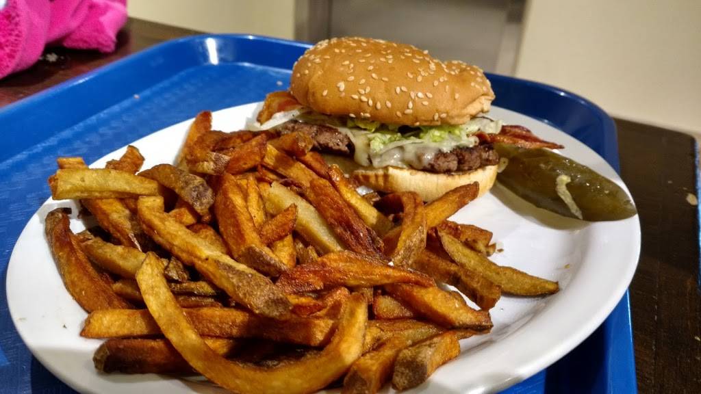 St. Albert Cheese Factory | restaurant | 150 St Paul St, St-Albert, ON K0A 3C0, Canada | 6139872806 OR +1 613-987-2806