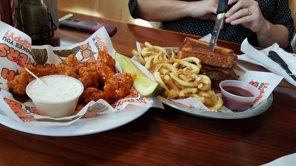 Hooters | restaurant | 3530 Foothills Rd, Las Cruces, NM 88011, USA | 5755219898 OR +1 575-521-9898