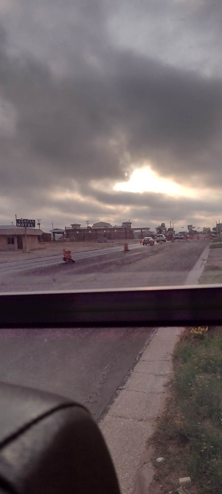 La Mesa Mexican Restaurant and Bakery | restaurant | 412 N Avenue L, Lamesa, TX 79331, USA | 8062007115 OR +1 806-200-7115