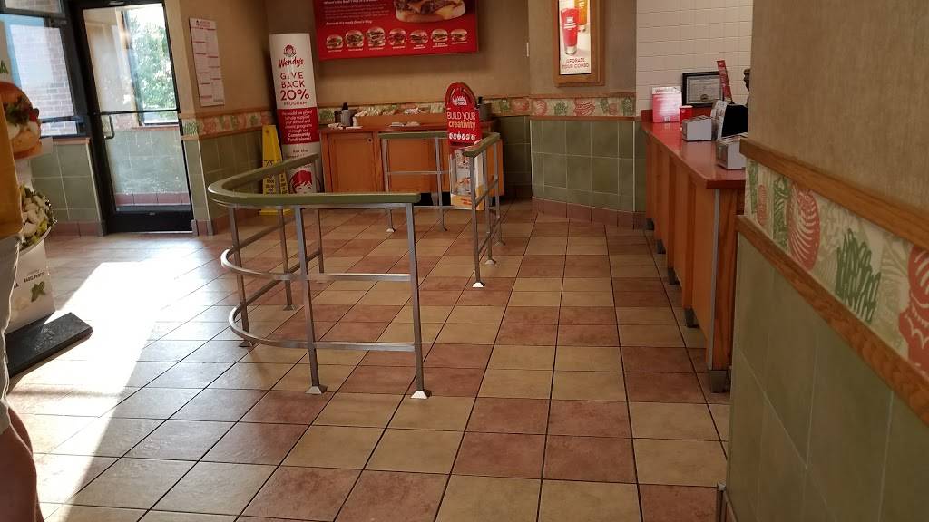 Wendys | restaurant | 8905 Page Ave, St. Louis, MO 63114, USA | 3144232685 OR +1 314-423-2685