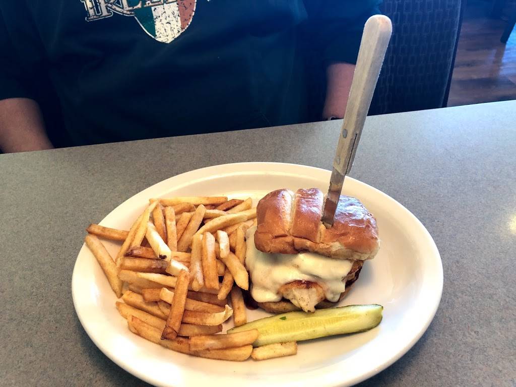 The Creamery Crossing | restaurant | 2 S Pine Dr, Circle Pines, MN 55014, USA | 7637109112 OR +1 763-710-9112