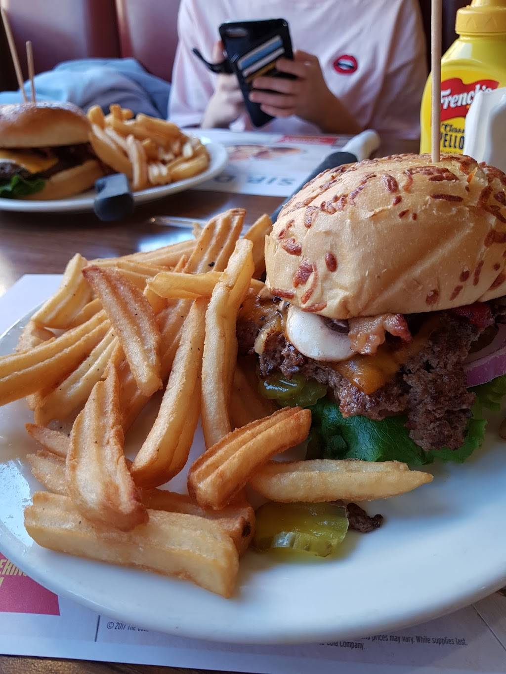 Dennys | restaurant | 1610 S Harbor Blvd, Anaheim, CA 92802, USA | 7147763300 OR +1 714-776-3300