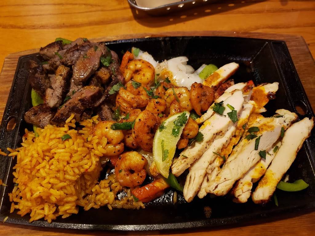 Chilis Grill & Bar | meal takeaway | 3585 W Shaw Ave, Fresno, CA 93711, USA | 5592714055 OR +1 559-271-4055