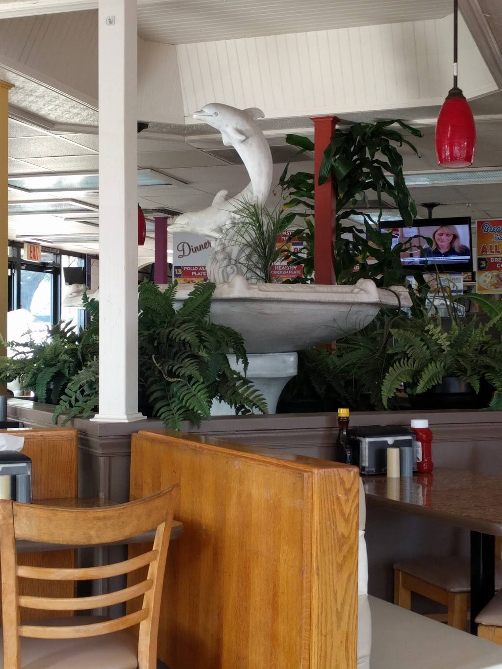 Gus Junior | restaurant | 2014, 444 W Mill St, San Bernardino, CA 92401, USA | 9093816166 OR +1 909-381-6166