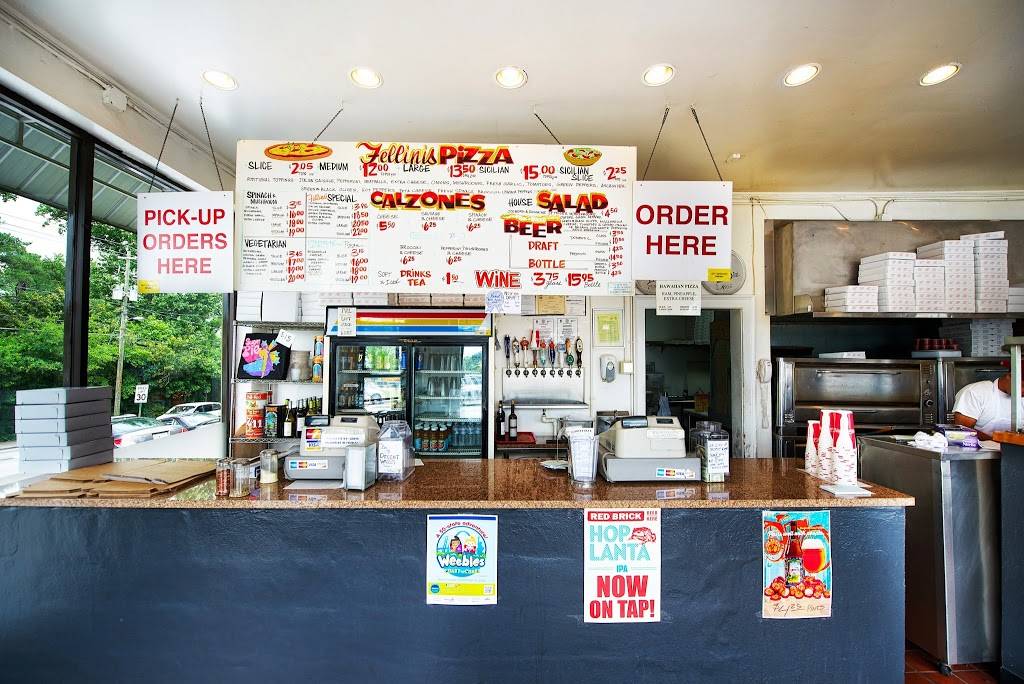 Fellinis Pizza | restaurant | 2522, 1991 Howell Mill Rd NW, Atlanta, GA 30318, USA | 4043520799 OR +1 404-352-0799
