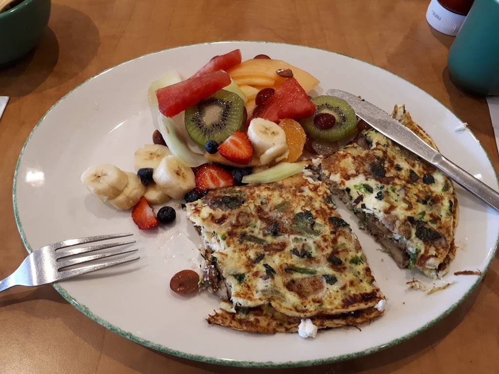 Cora Breakfast and Lunch | restaurant | 16655 Yonge St #13, Newmarket, ON L3X 1V6, Canada | 9059541317 OR +1 905-954-1317