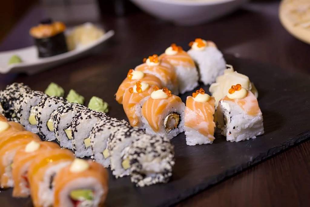 Best Sushi Grill | restaurant | 13525 Palm Dr #3, Desert Hot Springs, CA 92240, USA | 7602511793 OR +1 760-251-1793