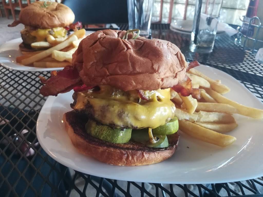 South Shore Bar & Grill | restaurant | 225 Ellis St, Staten Island, NY 10307, USA | 7182272258 OR +1 718-227-2258