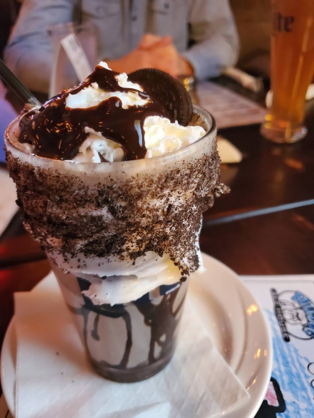 Bulldog Ale House | restaurant | 100 E Roosevelt Rd, Villa Park, IL 60181, USA | 8479040333 OR +1 847-904-0333