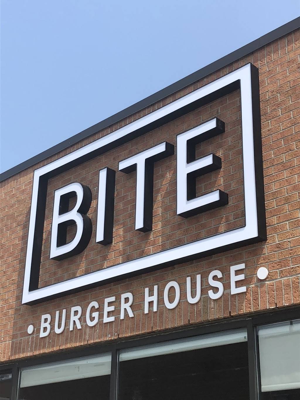 Bite Burger House on Tenth Line | restaurant | 1675 Tenth Line Rd, Orléans, ON K1E 3P6, Canada | 6138242483 OR +1 613-824-2483