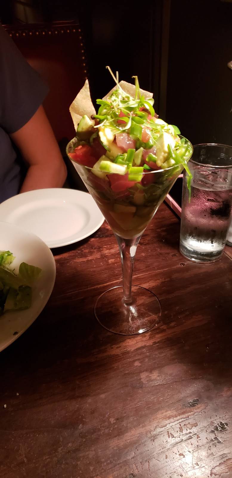 Hendricks Tavern | restaurant | 1305 Old Northern Blvd, Roslyn, NY 11576, USA | 5166211200 OR +1 516-621-1200