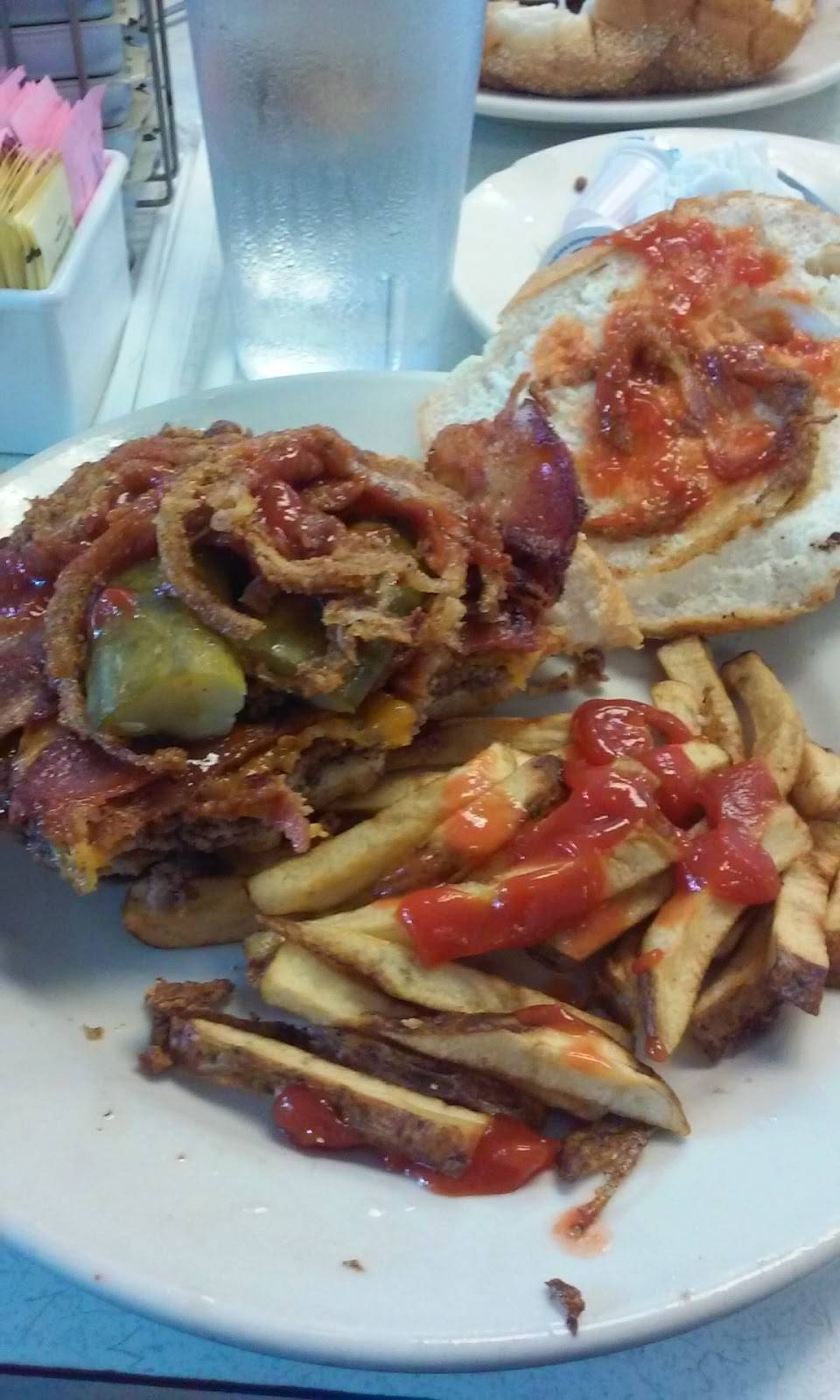 Popeyes Louisiana Kitchen | restaurant | 4501 Castor Ave, Philadelphia, PA 19124, USA | 2158070151 OR +1 215-807-0151