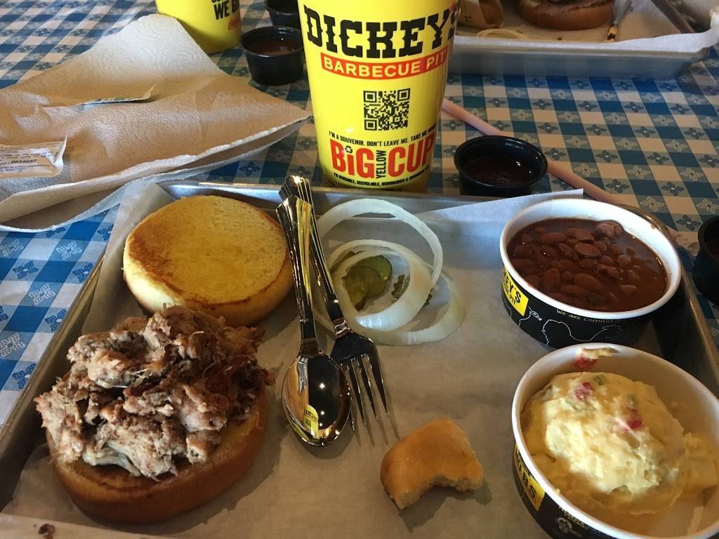 Dickeys Barbecue Pit | restaurant | 402 E Greenway Pkwy, Phoenix, AZ 85022, USA | 6026666320 OR +1 602-666-6320