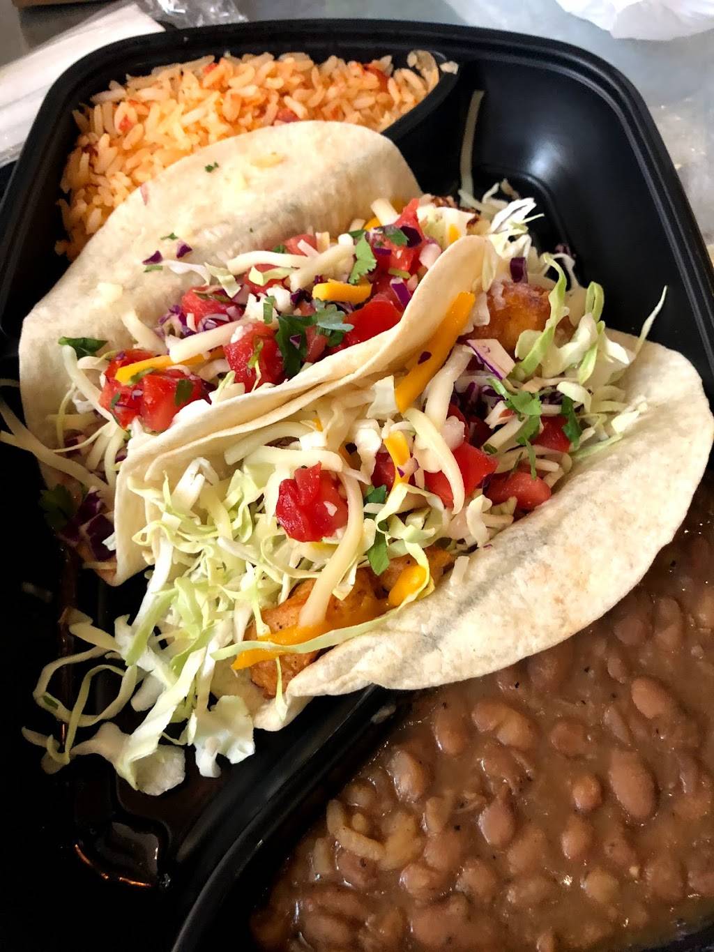 Sharkys | restaurant | 24201 Valencia Blvd, Valencia, CA 91355, USA | 6612556400 OR +1 661-255-6400