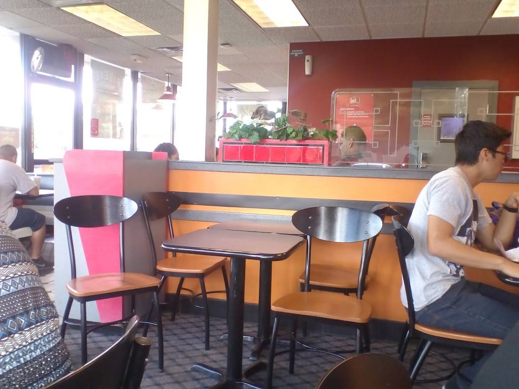 Jack in the Box | restaurant | 14002 Newport Ave, Tustin, CA 92780, USA | 7148324203 OR +1 714-832-4203